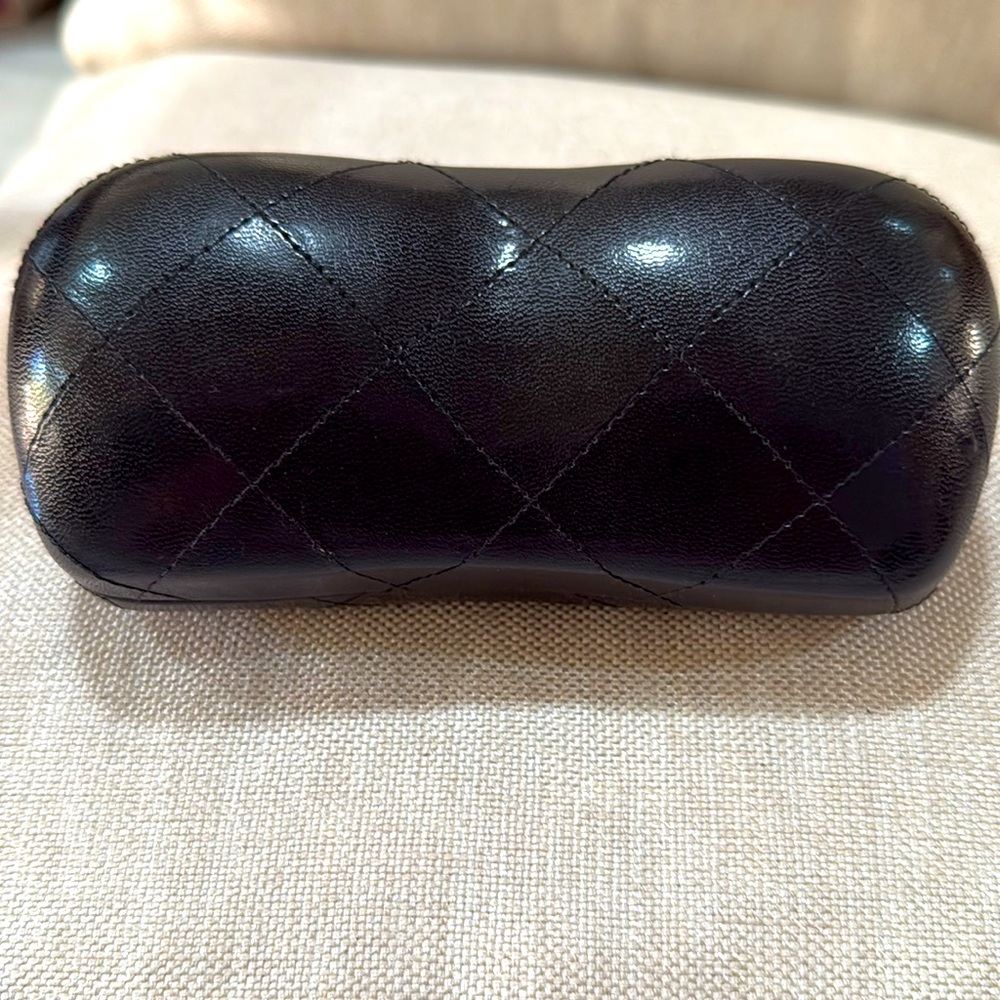 CHANEL vintage quilted sunglasses hard box black - Picture 6 of 11